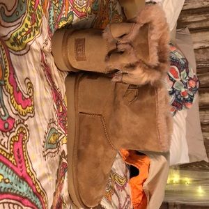 Size 9 Ugg Boots